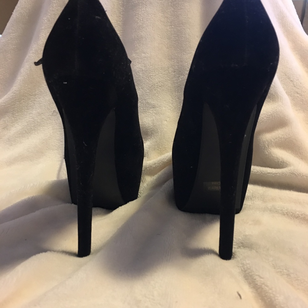 Stilettos - Picture 3 of 3